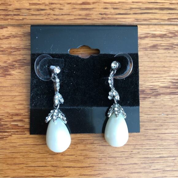 NATORI Faux Pearl Rhinestone Silver Plated Drop Earrings - Picture 1 of 3